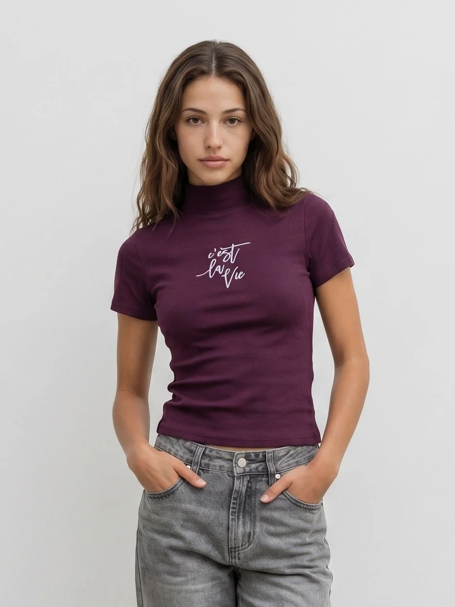 Remera bordado "C´EST LA VIE" cuello polera (Morley)