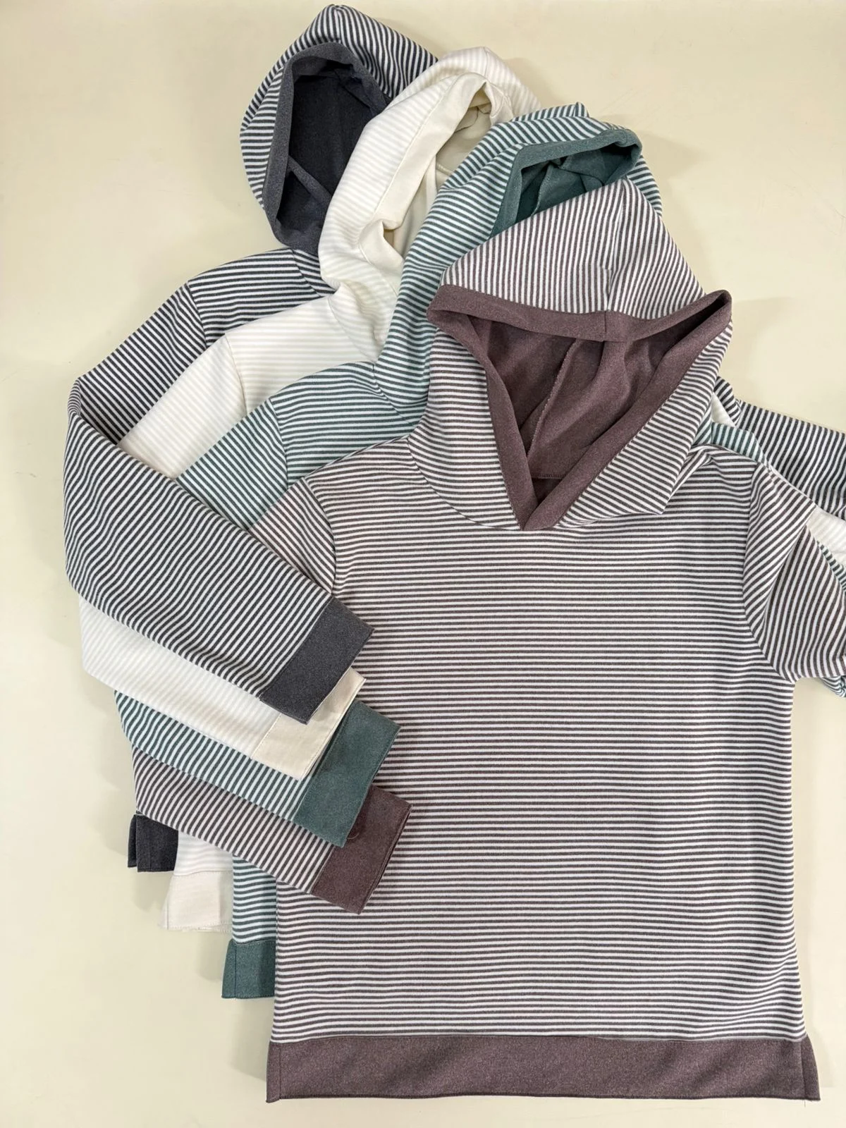 Buzo con capucha rayado "WANDA" (Supersoft)