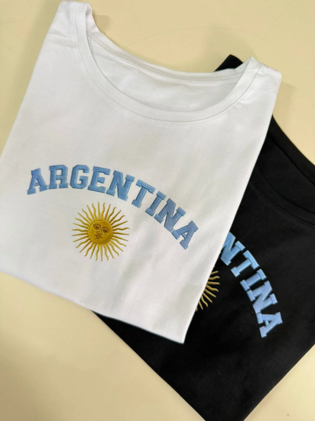 Remera estampa "ARGENTINA" (Algodon)
