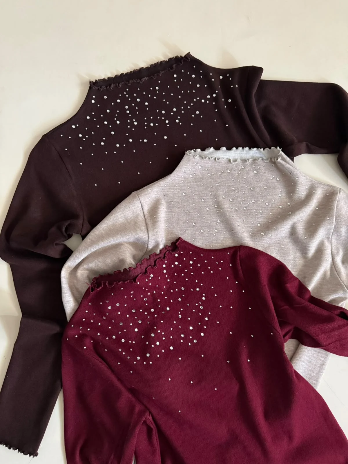 Camiseta CUELLO ALTO ROULLOTE CON TACHAS (Lanilla)