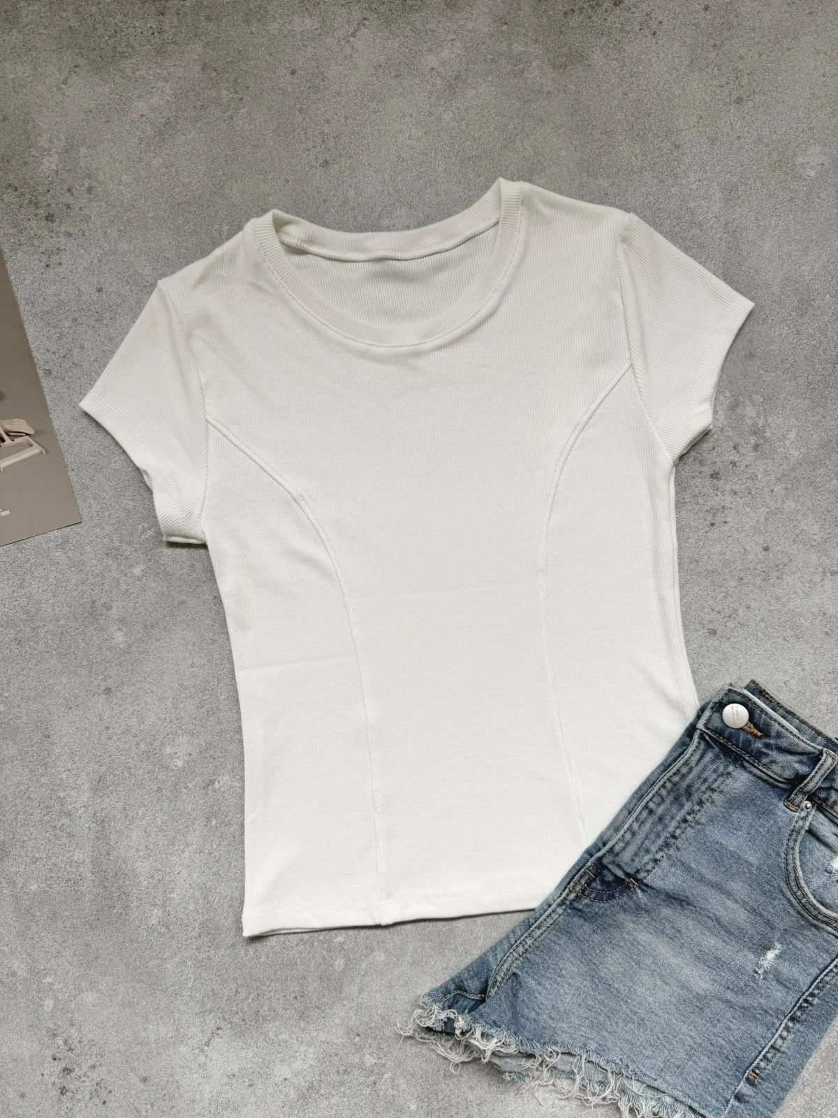 Remera "RENATA" con recorte (Morley Premium)
